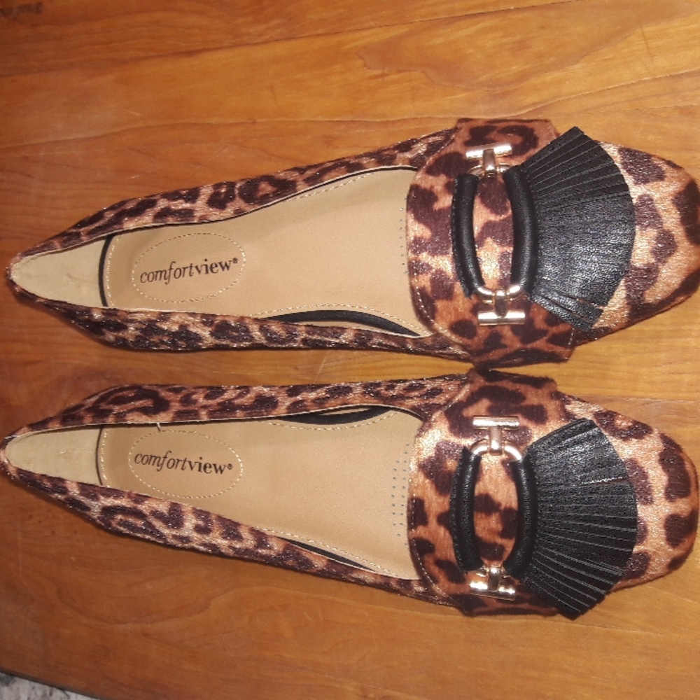 Comfortview Women's Shoes Size 8 1/2W Delaney Animal Print Buckle Fringe